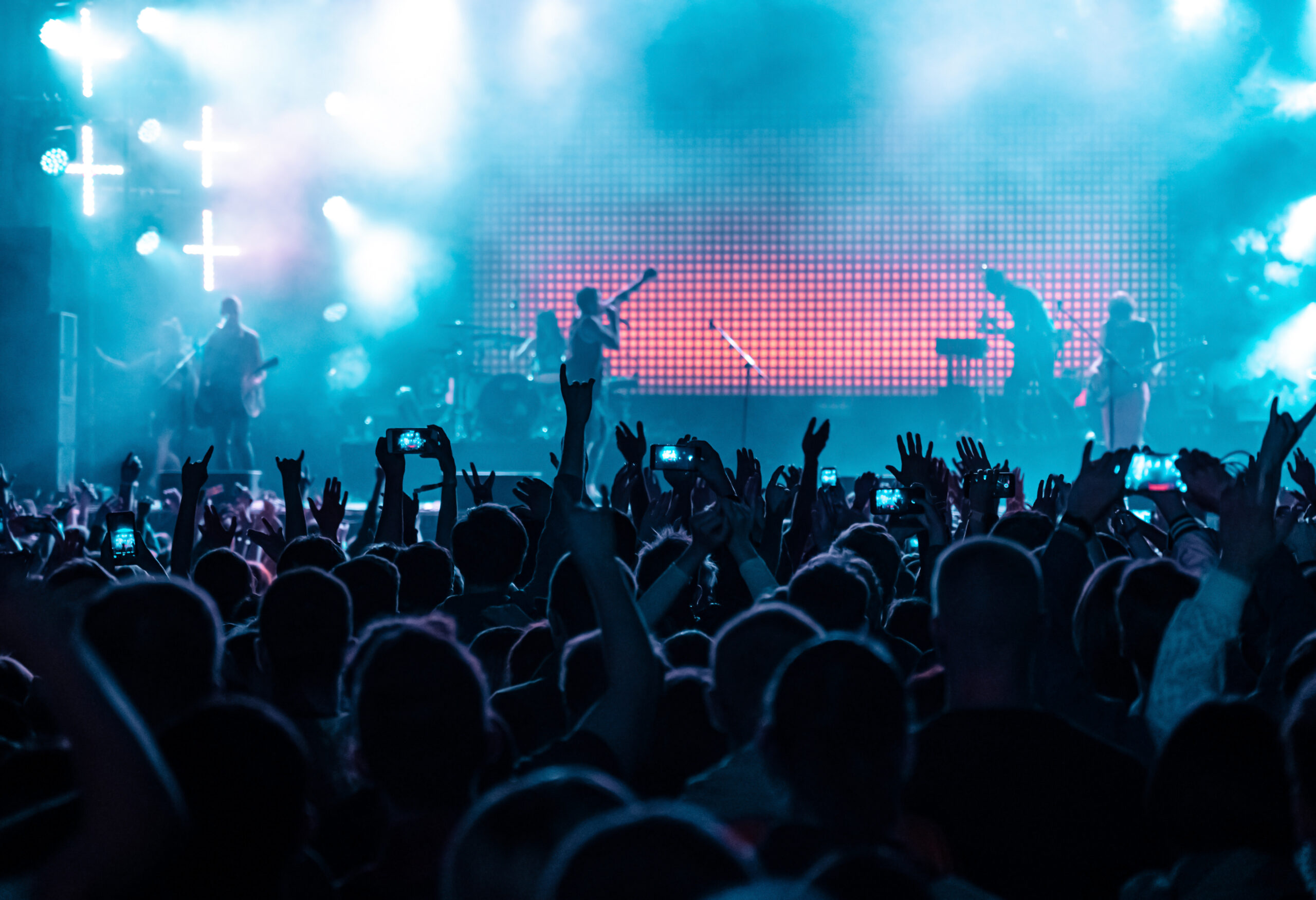 🌍 DÜNYA ROCK SAHNESİ 2026: FESTİVAL DEVLERİ VE TURNELER PATLADI